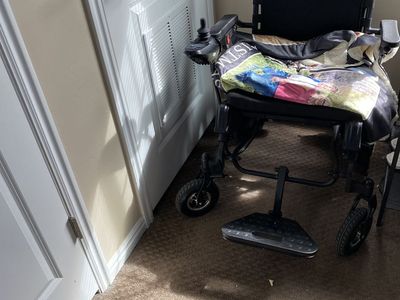 Electric wheelchair