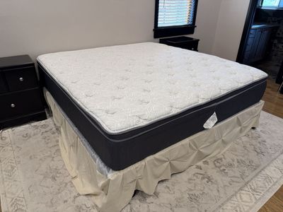 King Size Mattress Set – Excellent Condition – Clean & Very Comfortable
