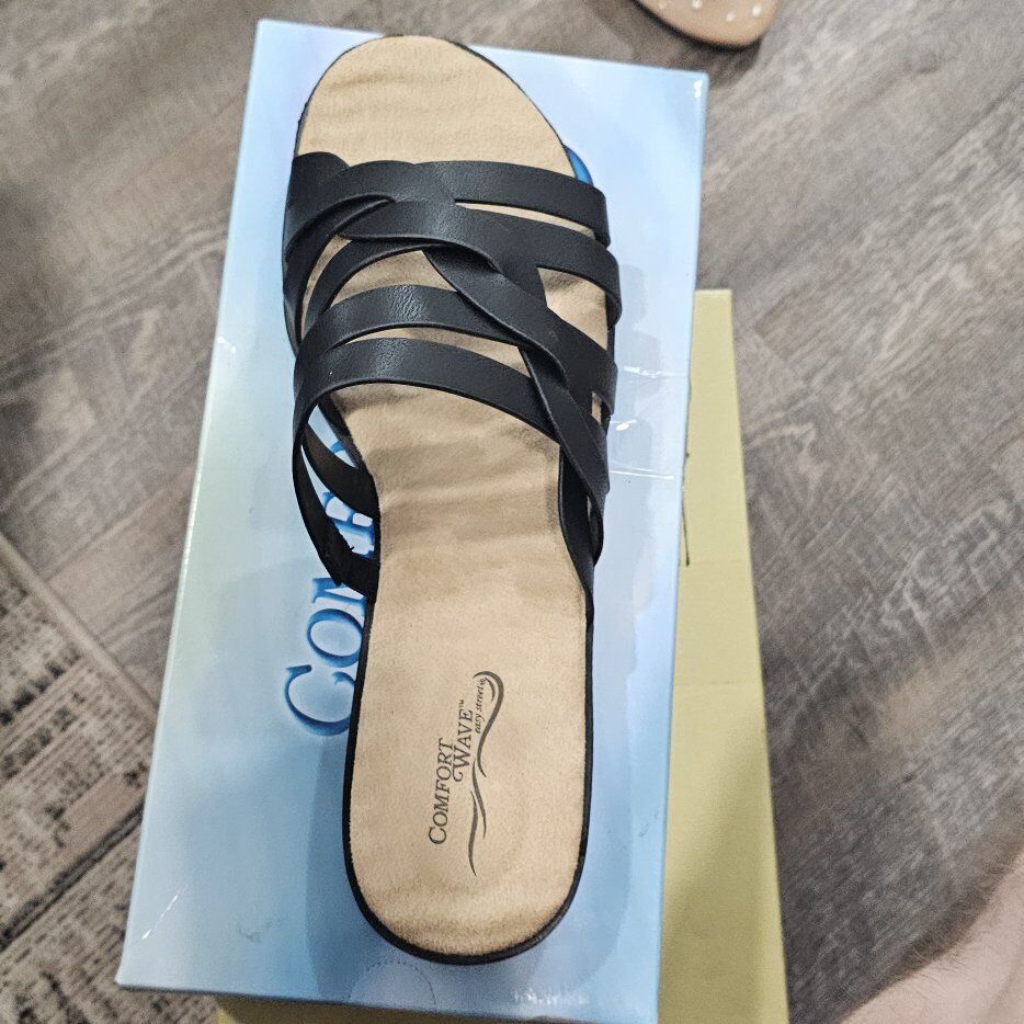 New Comfort Wave Women Size 11