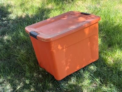 18 Plastic Totes 22 Gallon