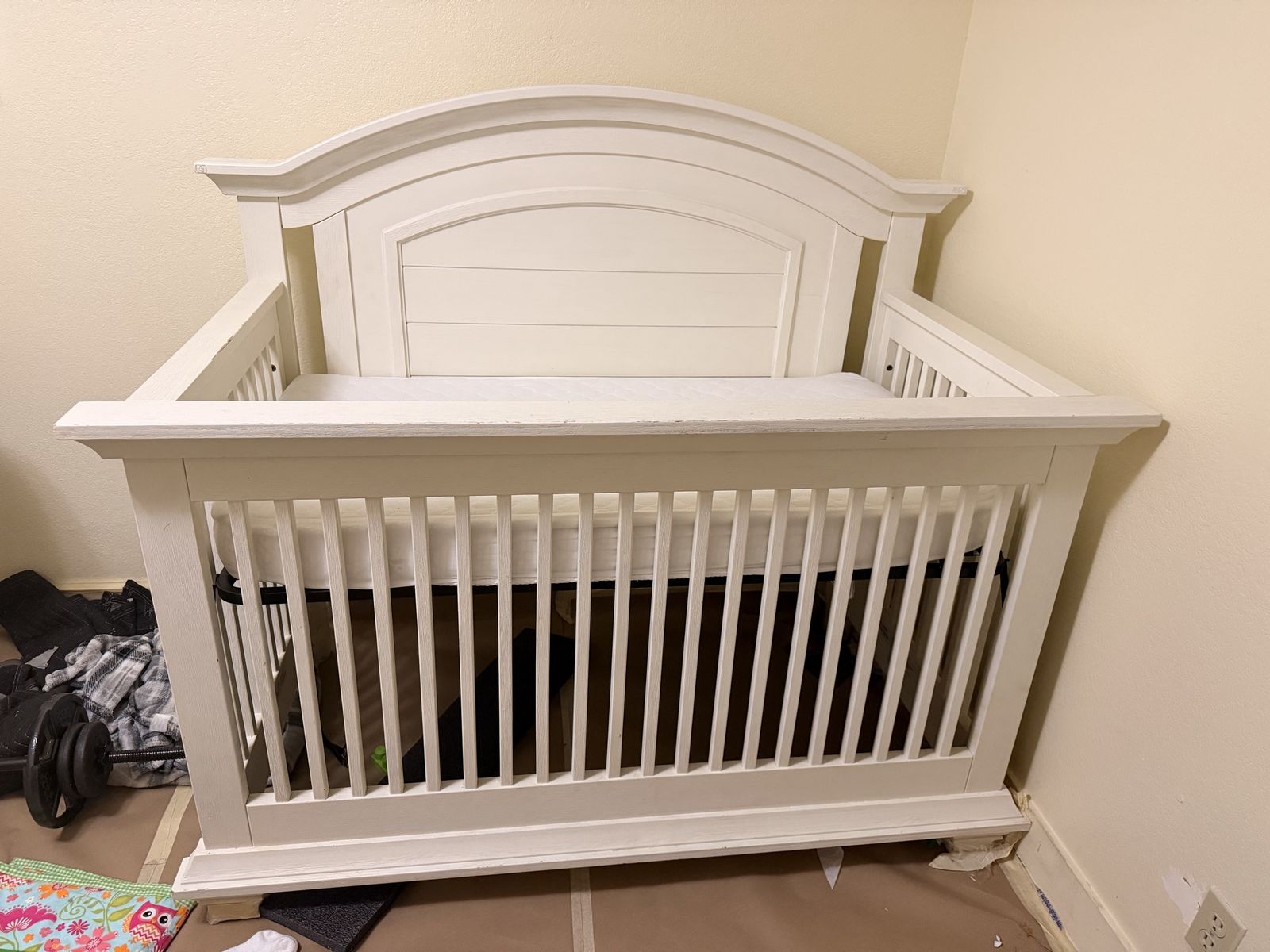 Oxford Cottage Cove 4-in-1 Convertible Crib - White with Mattress, Minor Assembly Dents