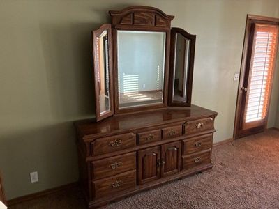 Dresser w/Mirror