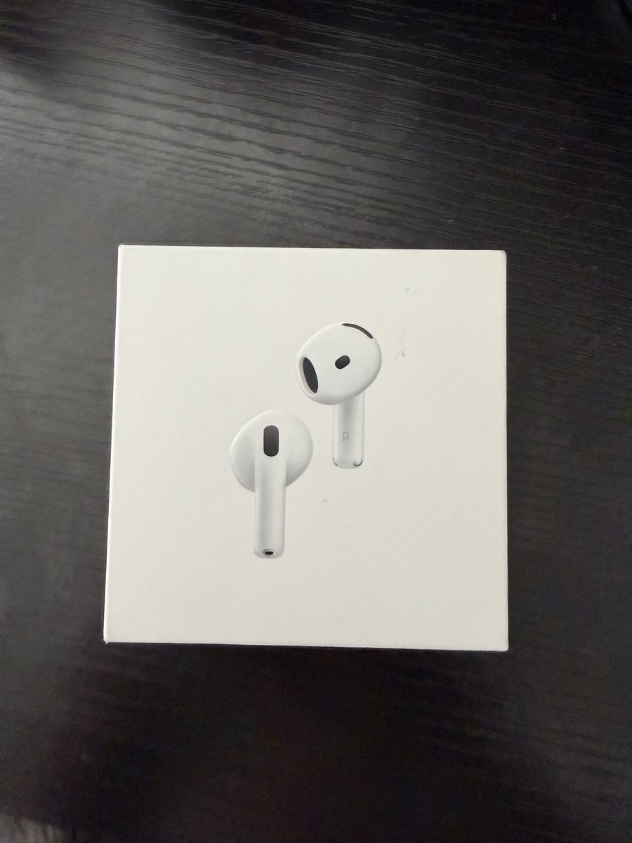 Apple AirPods (4th Generation) With Noise Cancellation and with MagSafe Charging Case - White (New)