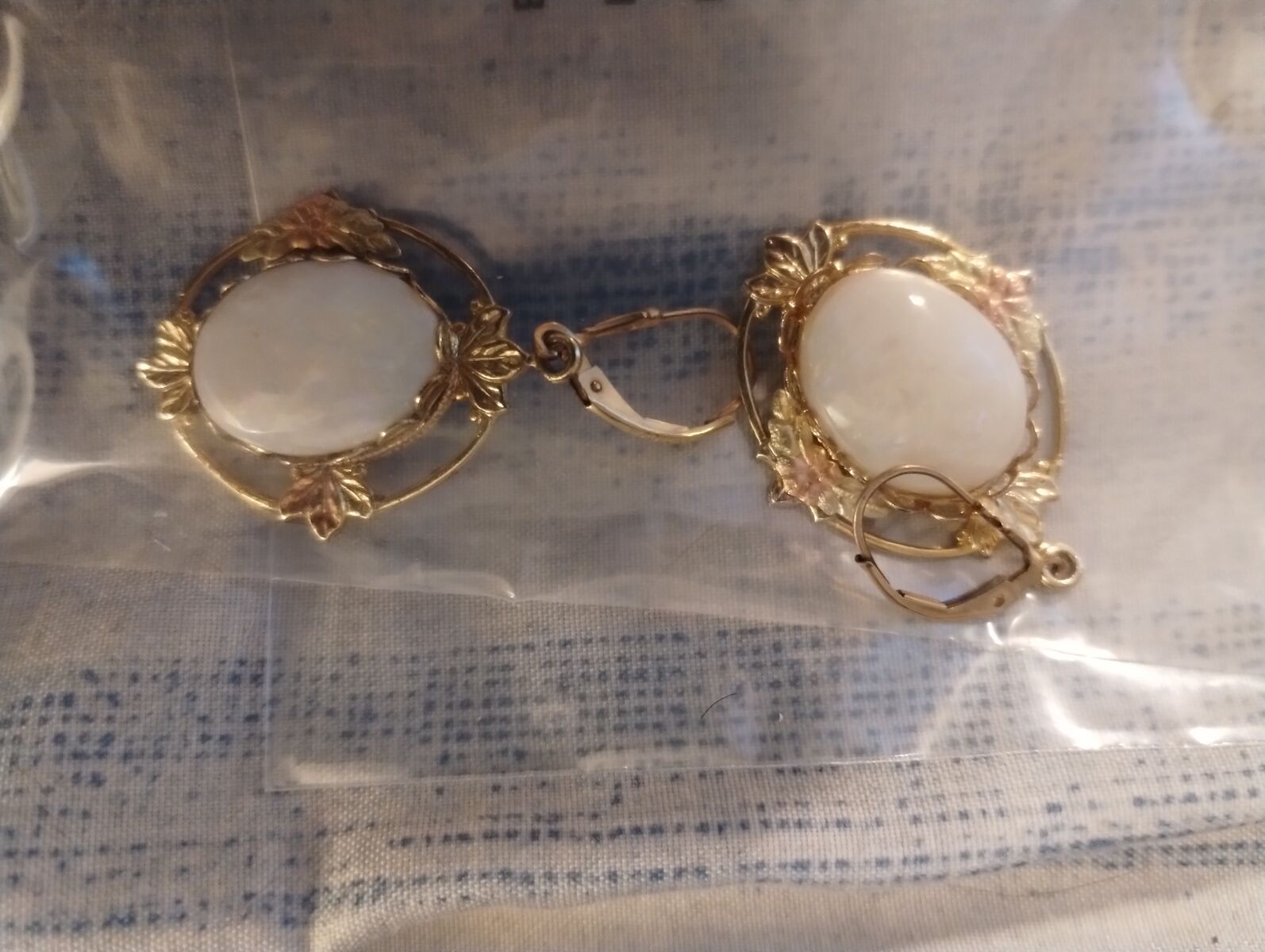 OLD SCHOOL VINTAGE OPAL/ROSE GOLD EAR RINGS -AND PERAL SET