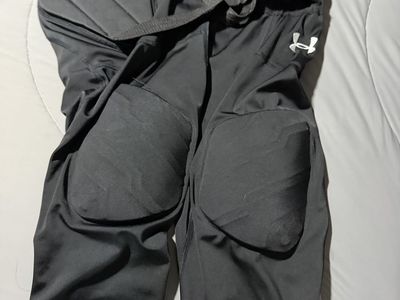 Under Armour Padded Football Black Integrated Pads size Large