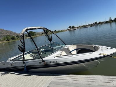 2001 four winns 230 horizon