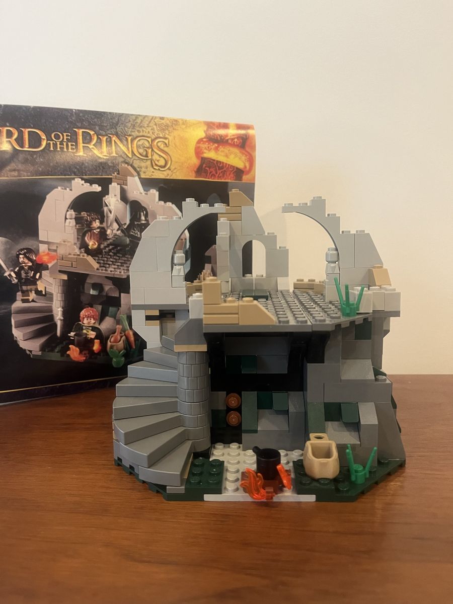 LEGO LOTR Lot (Partially Complete): 9472 Attack On Weathertop and 9470 Shelob Attacks