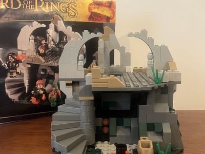 LEGO LOTR Lot (Partially Complete): 9472 Attack On Weathertop and 9470 Shelob Attacks
