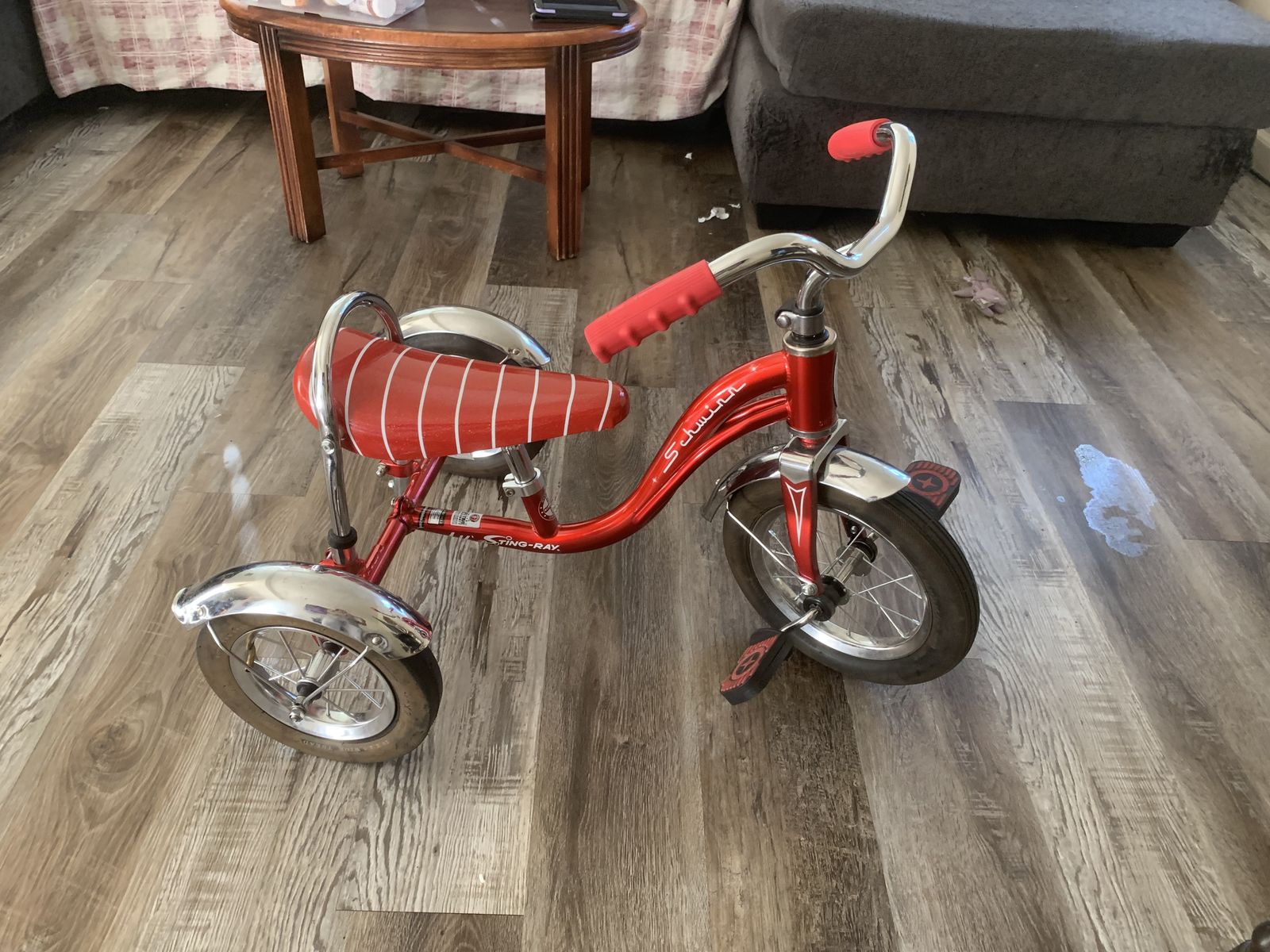 Just in time for Easter, small Schwinn stingray bicycle