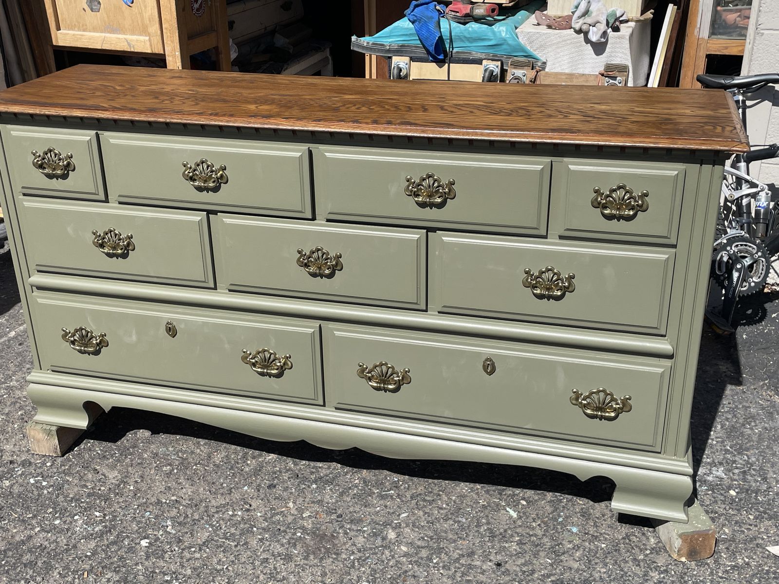 DRESSER 9 drawers