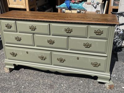 DRESSER 9 drawers