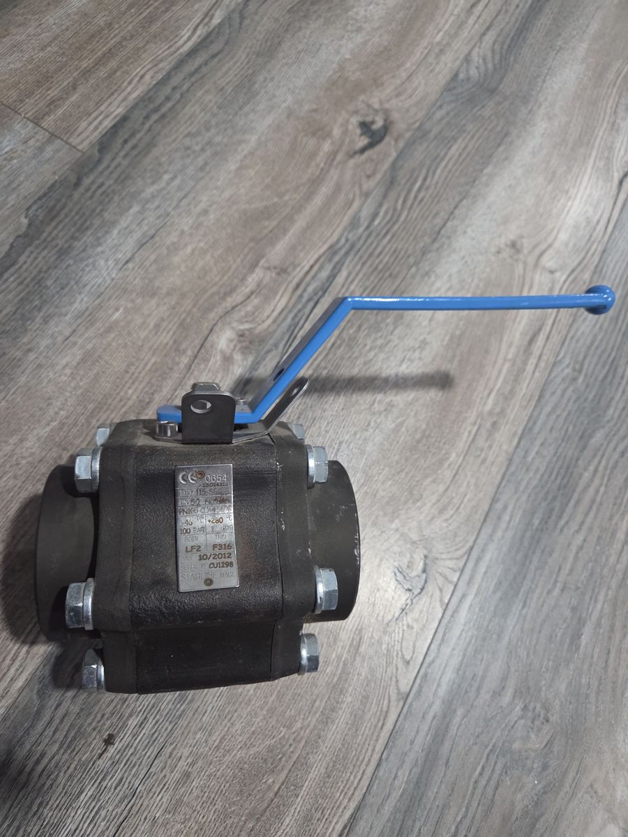 STARLINE 115-sgs-g a 3-piece bolted body ball valve (NEW)
