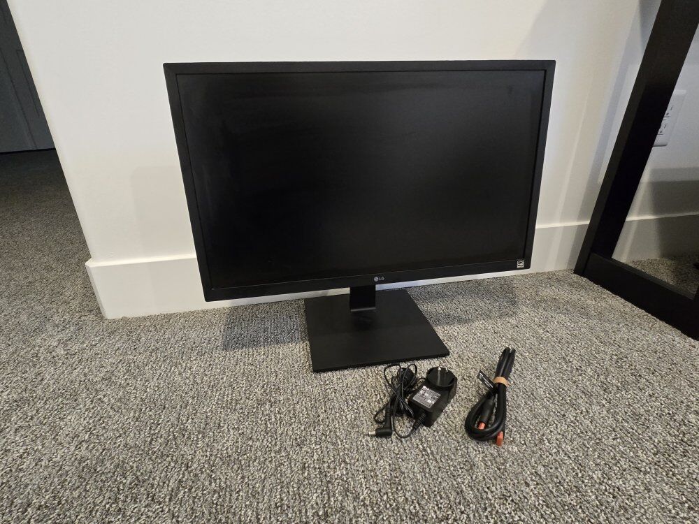 22" LG monitor with HDMI cable