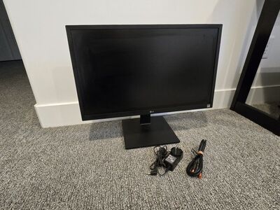 22" LG monitor with HDMI cable