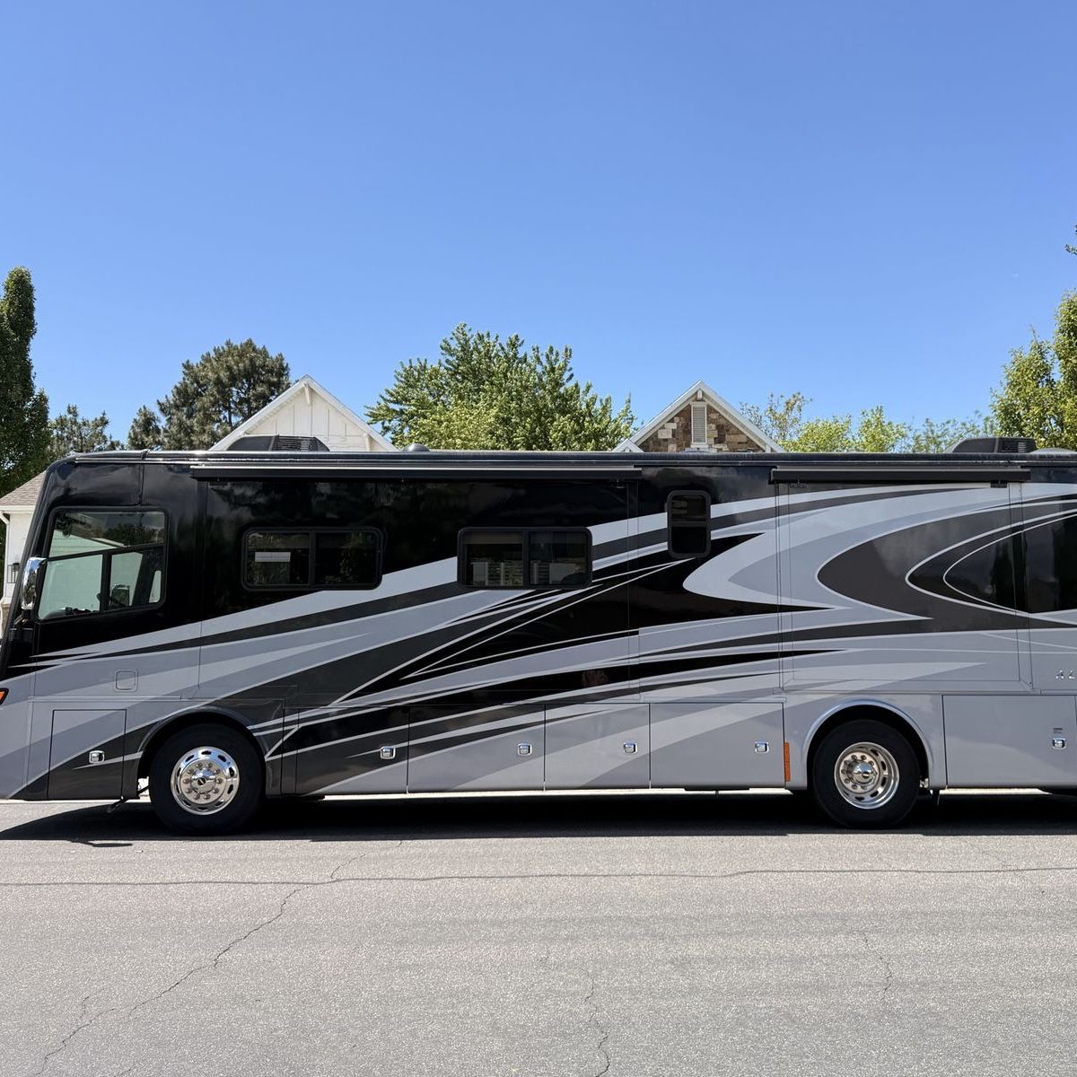 2022 Tiffin Allegro RED Motorhome
