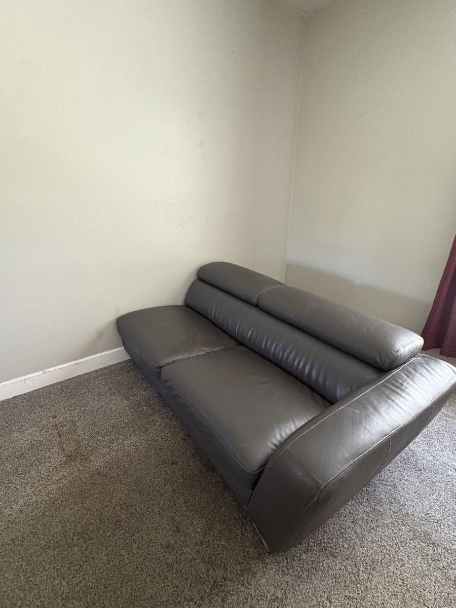 Contemporary Dark Gray Real Leather/Loveseat with Adjustable Headrests