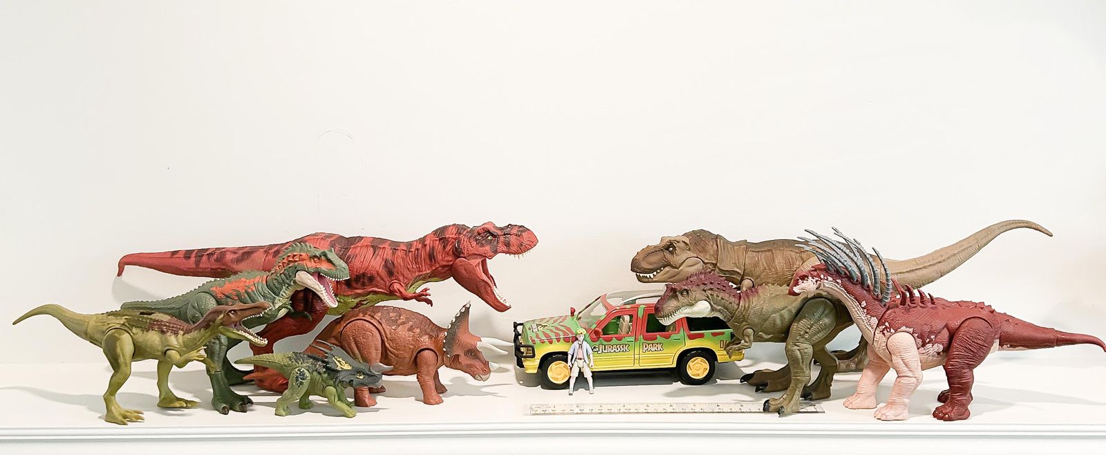 Large Jurassic World Figure Lot of 10