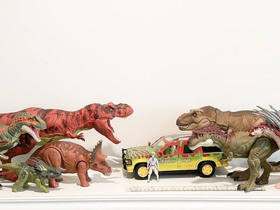 Large Jurassic World Figure Lot of 10