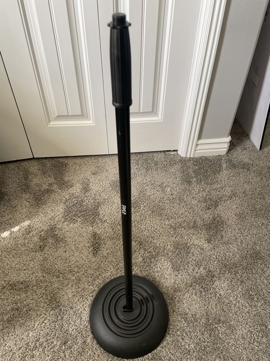 Pyle Mic Stand W/ Round Base