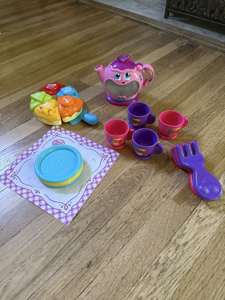 LeapFrog Musical Rainbow Tea Party Playset with Teapot, Cups, and Cake