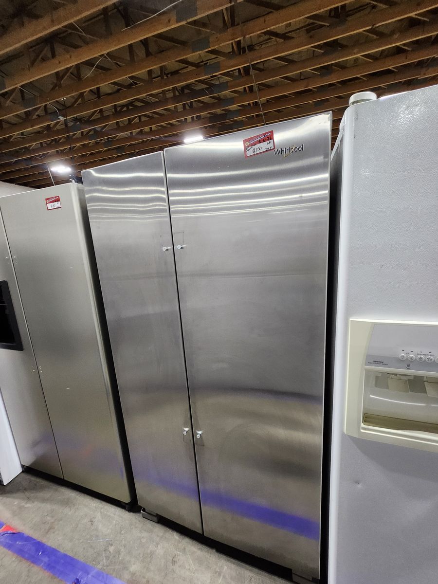 BEAUTIFUL WHIRLPOOL SIDE BY SIDE FRIDGE! W-WARRANTY