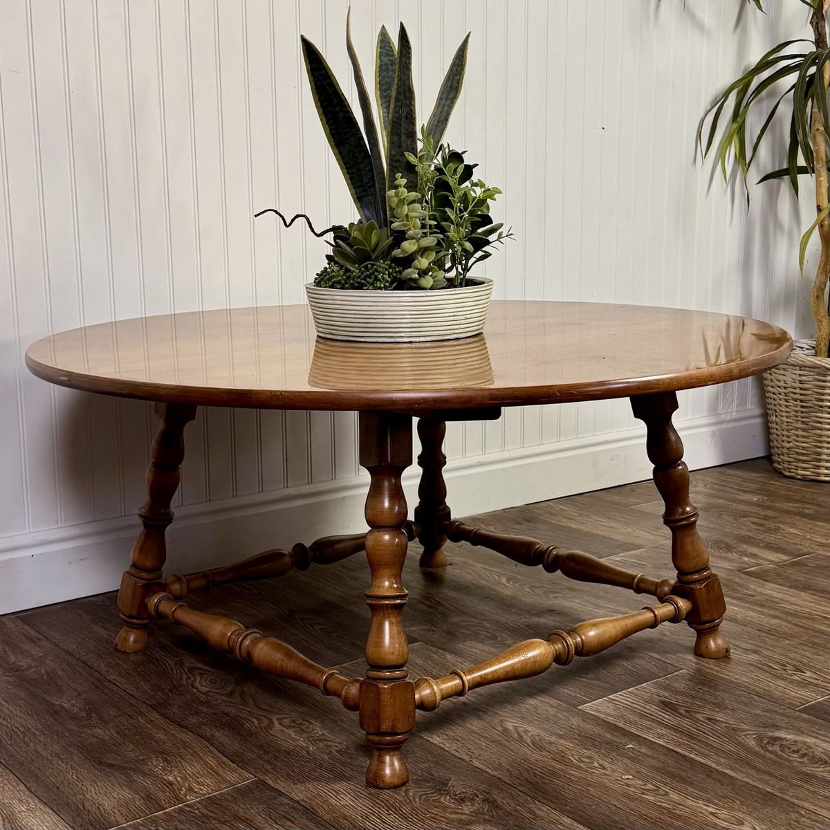 Vintage Spindle Leg Colonial Cottage Coffee Table