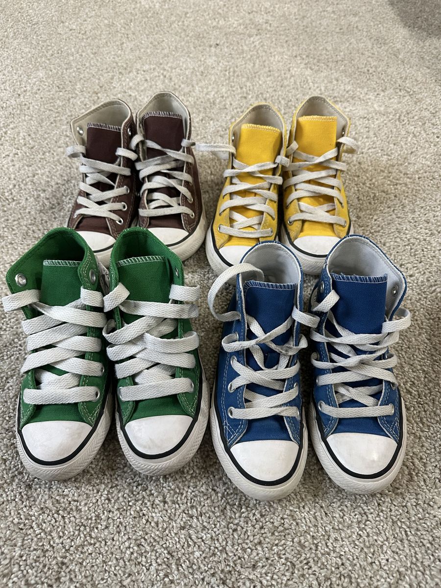 4 pairs of Kids converse