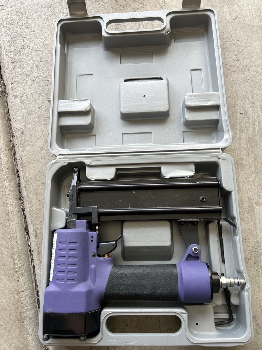 Air Brad Nailer