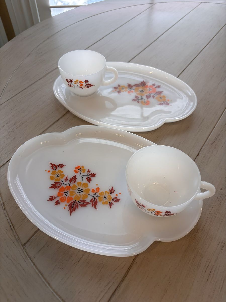 4 Piece Vintage Federal Glass Company Blossom Pattern Milk Glass Snack Set