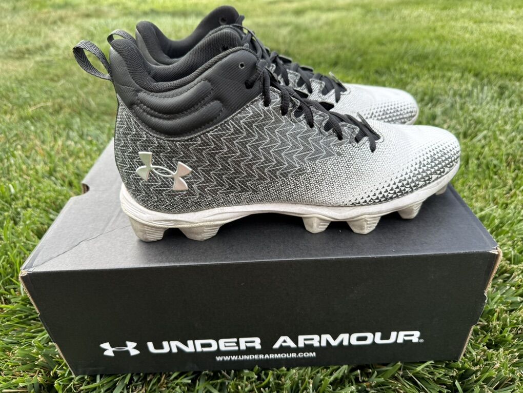 Under Armour Mens Cleats sz 8.5