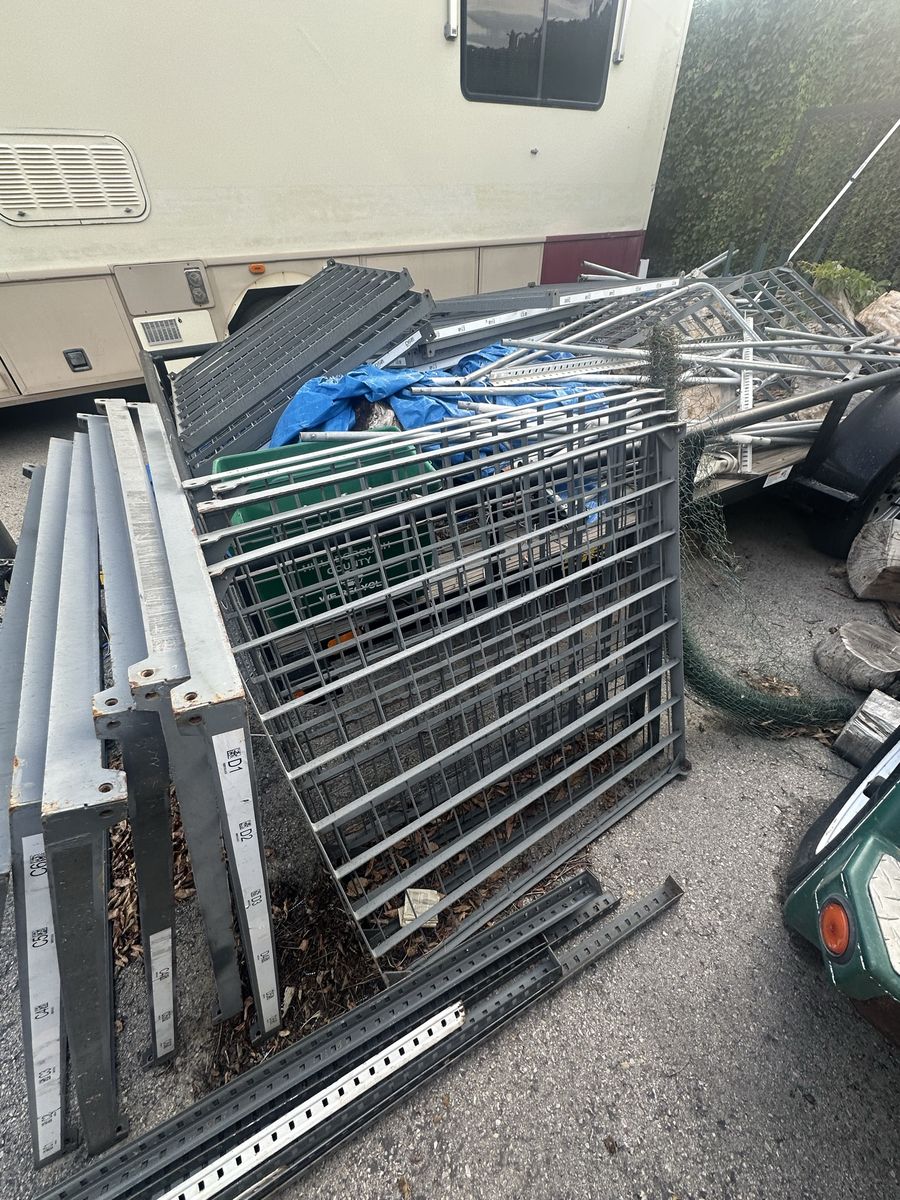 Industrial Metal Pallet Racking Shelving Uprights and Wire Decks