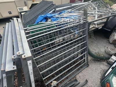 Industrial Metal Pallet Racking Shelving Uprights and Wire Decks