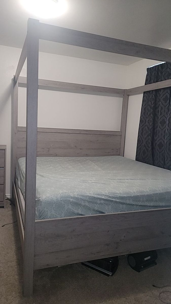 Grey King Wood Canopy Bed