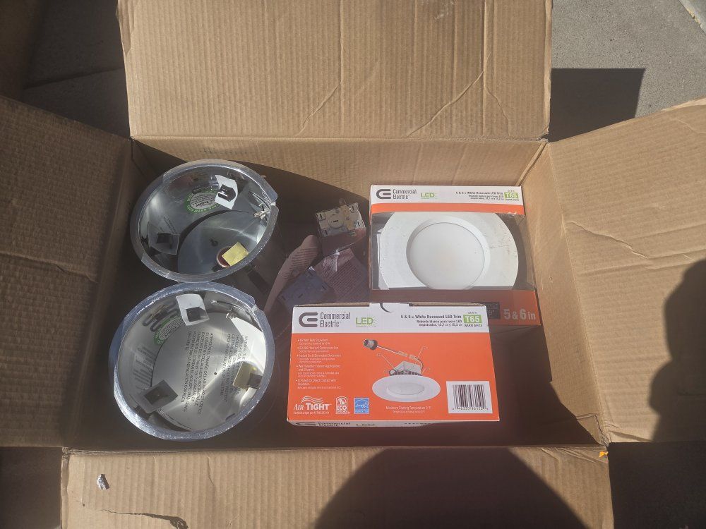 (2) 6" recessed downlight cans & T65 LED lights