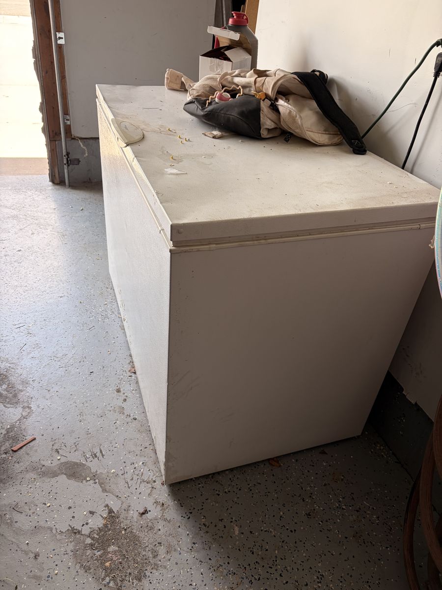 White Chest Freezer with Baskets - Working Condition
