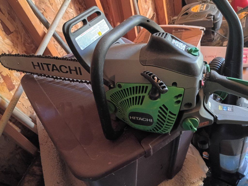 Hitachi chainsaw
