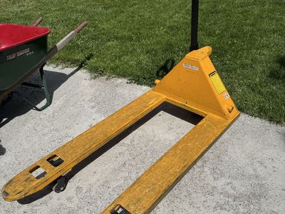 ULine Pallet Jack, Huge: 5,500 #s capacity. Good Rollers Works great!