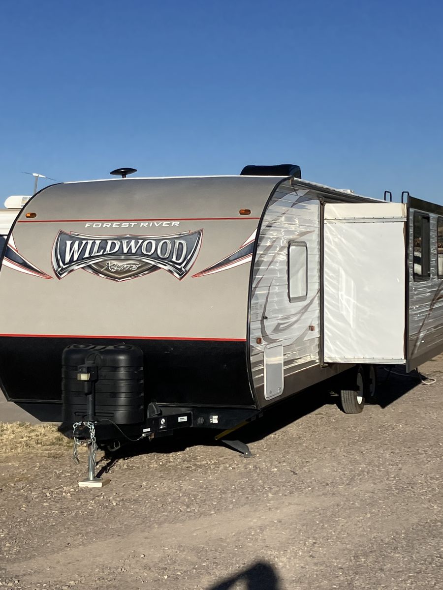 2018 Forest River Wildwood X-Lite 263BHXL – Bunkhouse Travel Trailer