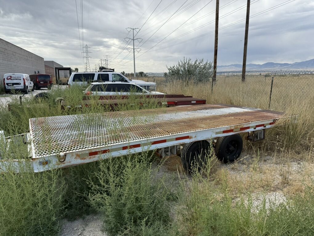 Maxey Tilt Deck Snowcat Trailer