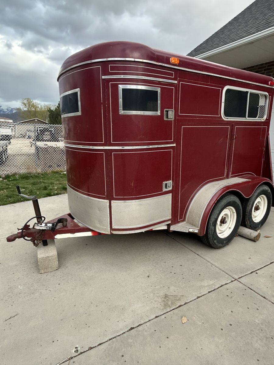 Charming & Dependable 2-Horse Trailer - $3,500 OBO