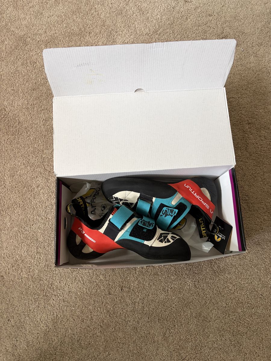 La Sportiva Otaki Climbing Shoes (Size EU 39.5, USM 7, USW 8)