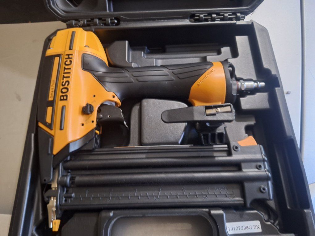 air nailer