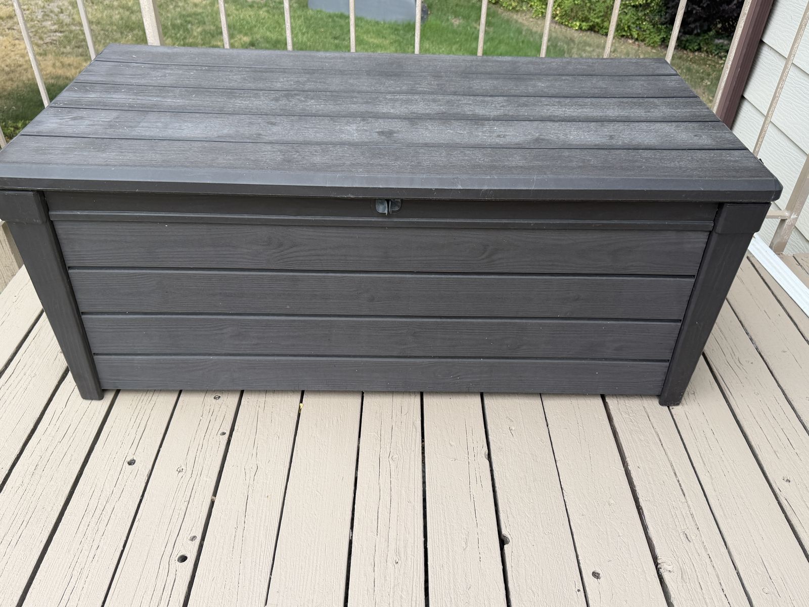 Storage box