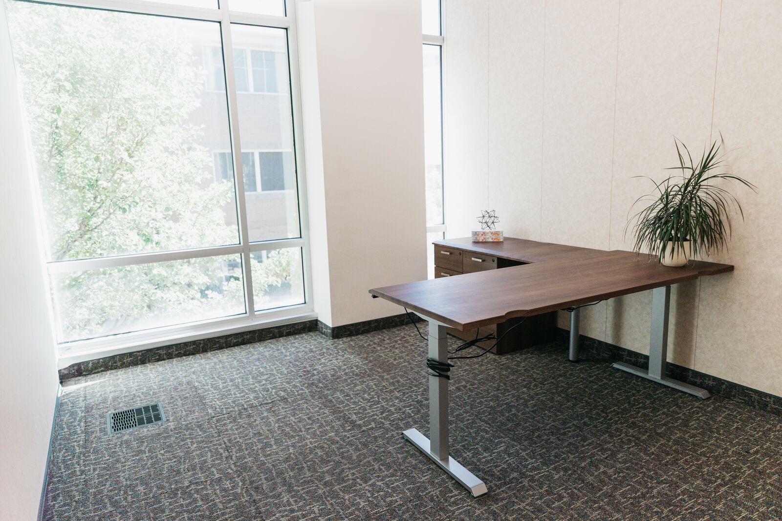 Private Office with Internet, Conference rooms, Kitchen, Print/Copy etc.