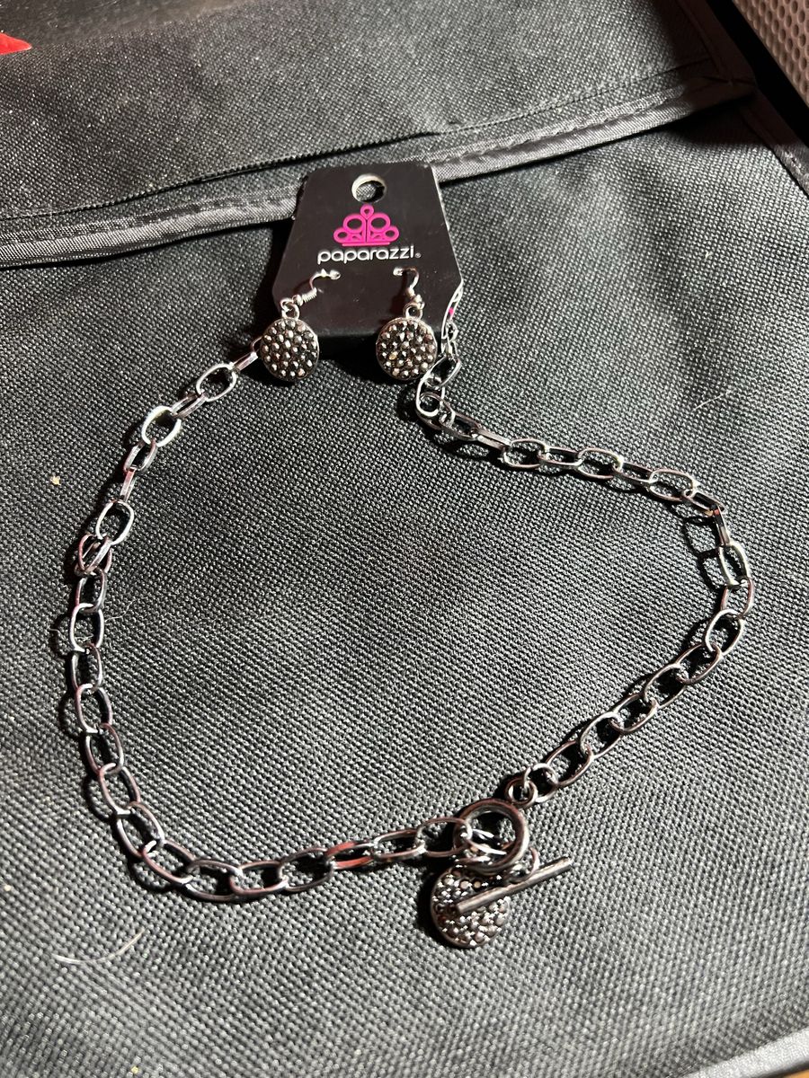 Paparazzi Chain Link Necklace & Rhinestone Circle Earrings Set