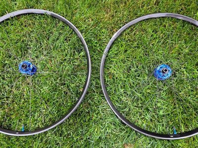 Industry Nine Triad / Hydra 2 Carbon Mountain Bike Wheelset