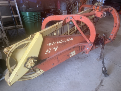 NEW HOLLAND HAY RAKE ROLABAR 57