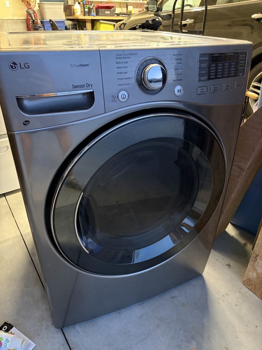 LG Washer & Dryer and Pedestals