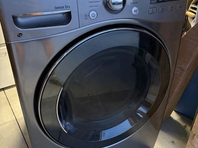 LG Washer & Dryer and Pedestals