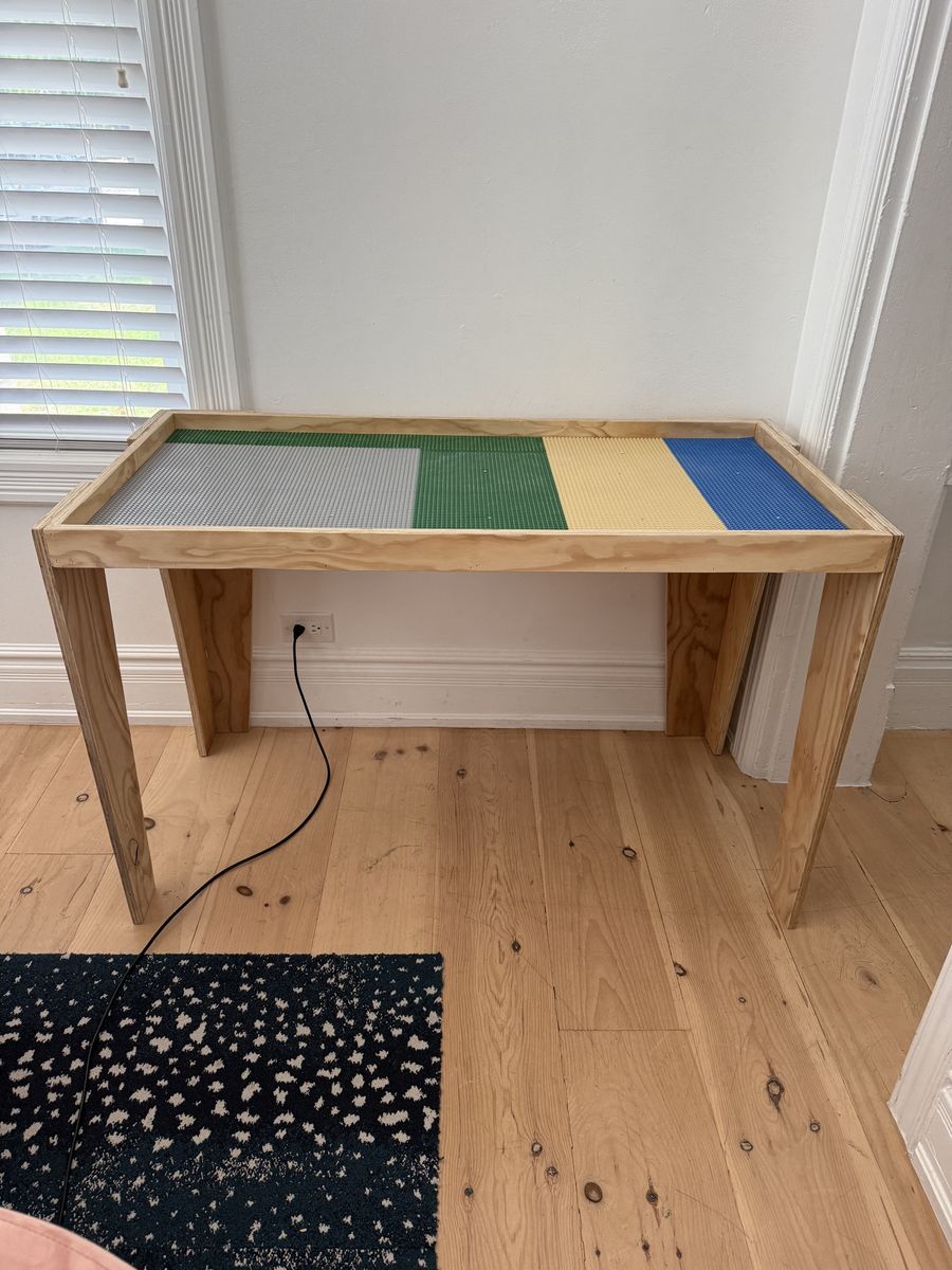 Wooden Lego Building Block & Toy Activity Table with Built-In Baseplates